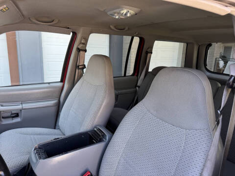 2000 Ford Explorer XLS