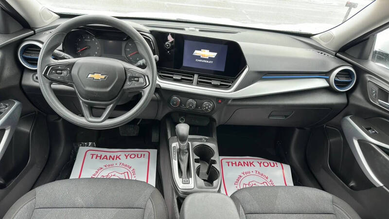 2025 Chevrolet Trax LS