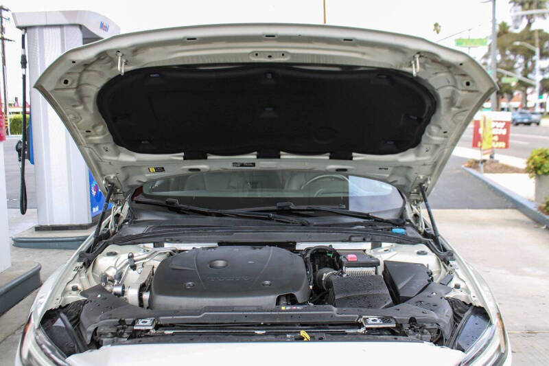 2020 Volvo V60 T5 Momentum