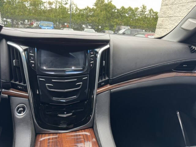 2016 Cadillac Escalade Standard