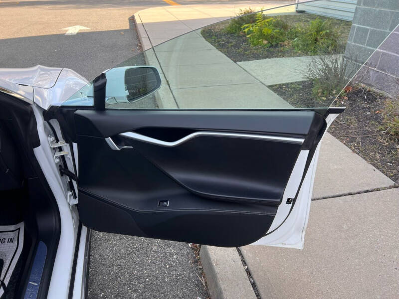 2016 Tesla Model S 85D