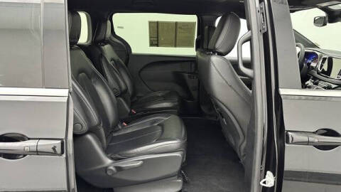 2025 Chrysler Pacifica Plug-In Hybrid