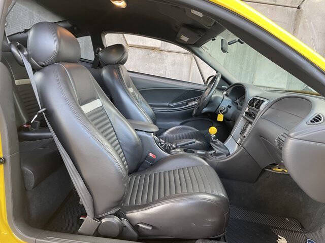 2004 Ford Mustang Mach 1 Premium