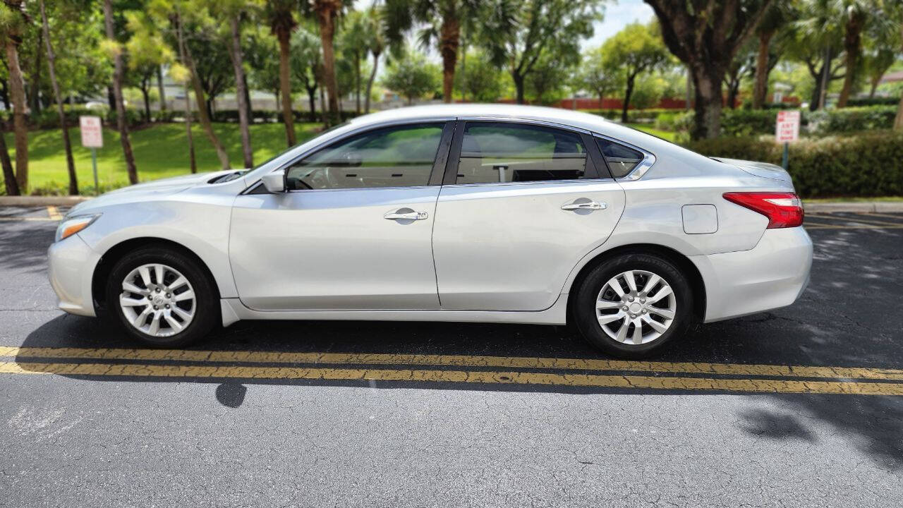2017 Nissan Altima  - $9,900