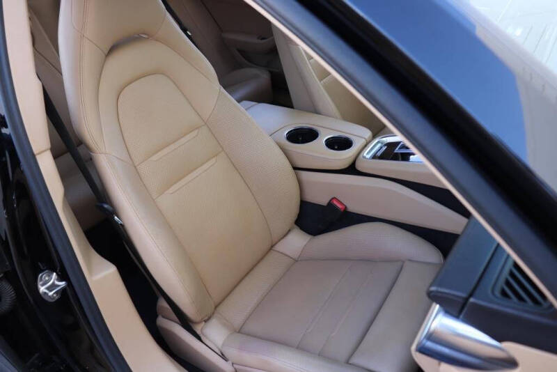 2018 Porsche Panamera 4 E-Hybrid