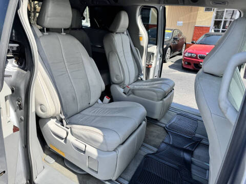 2011 Toyota Sienna XLE 7-Passenger