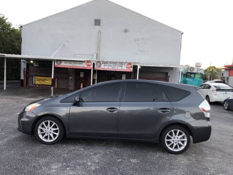 2012 Toyota Prius v Five