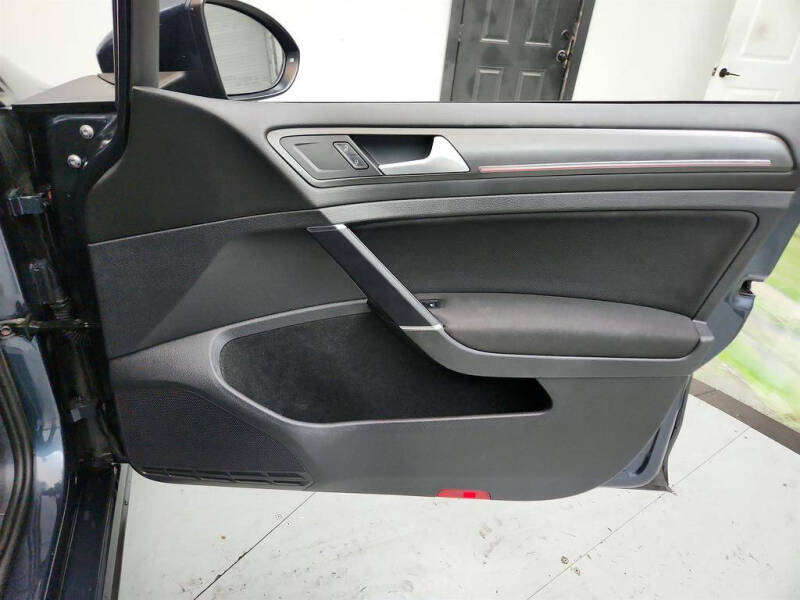 2019 Volkswagen Golf GTI SE