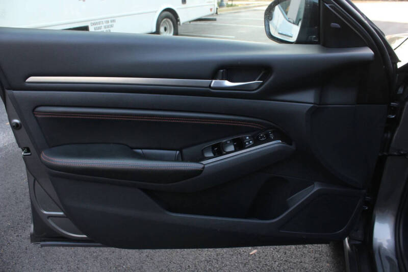 2023 Nissan Altima 2.5 SR