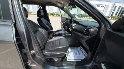 2020 Nissan Kicks SR