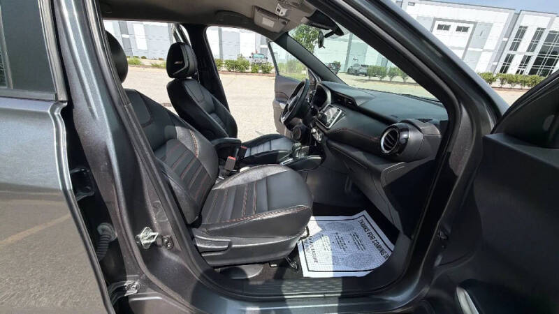 2020 Nissan Kicks SR