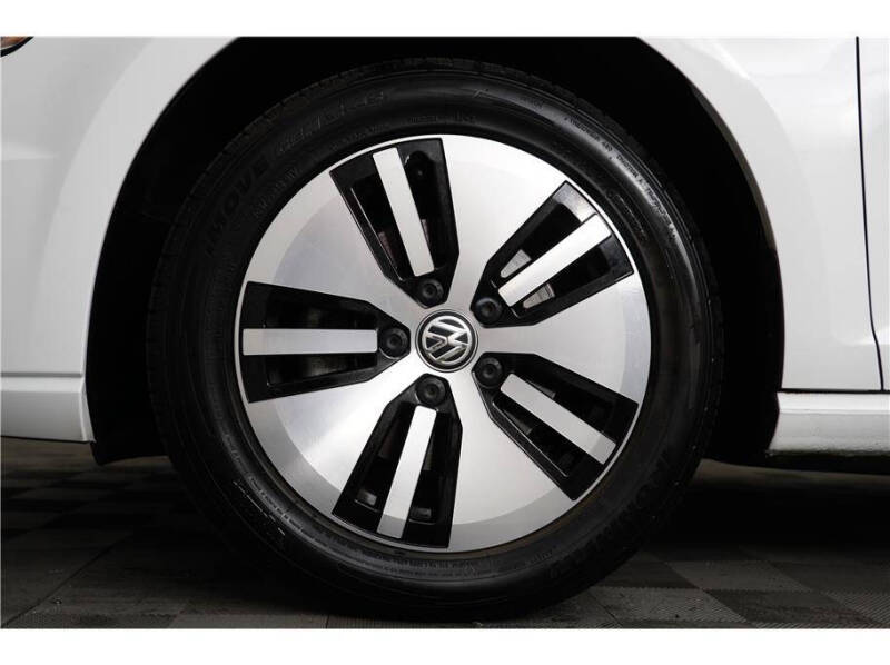 2016 Volkswagen e-Golf SE