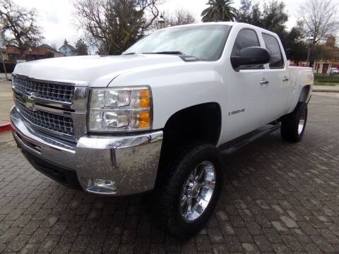 2007 Chevrolet Silverado 2500HD for sale at Family Truck and Auto in Oakdale CA