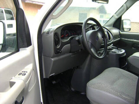 2004 Ford E-Series E-150 XL