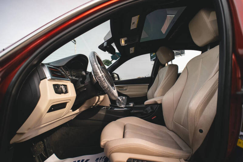 2018 BMW 3 Series 330i