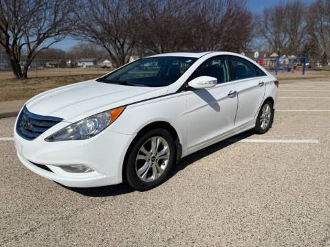 2013 Hyundai Sonata for sale at Revolution Auto Inc in McHenry IL