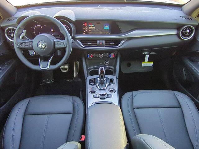 2025 Alfa Romeo Stelvio