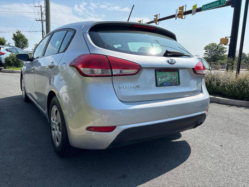2017 Kia Forte5 LX