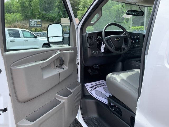 2025 Chevrolet Express 2500