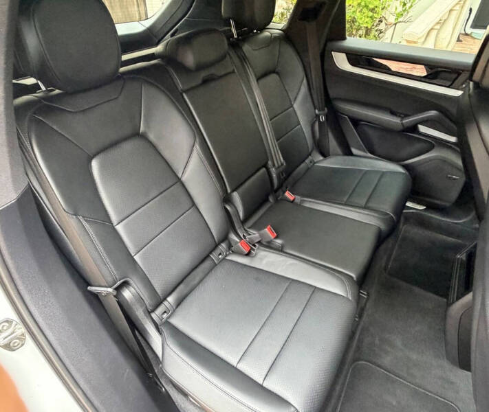 2024 Porsche Cayenne