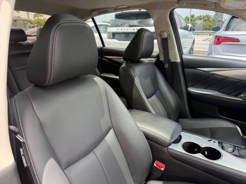 2024 Infiniti Q50 Luxe