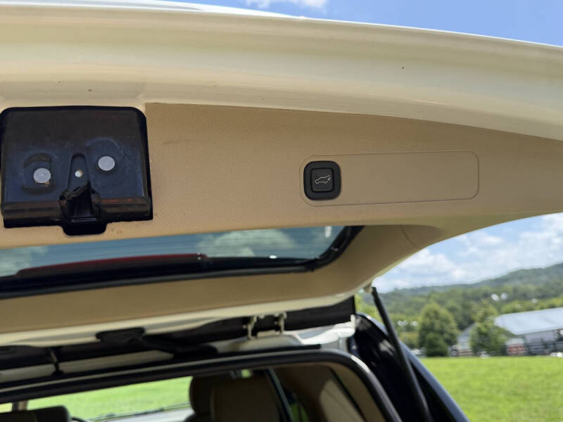 2011 GMC Yukon SLT