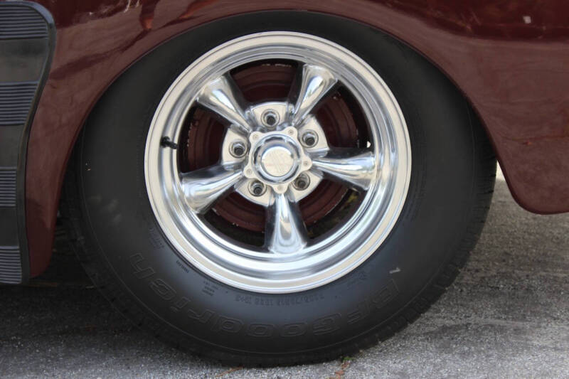 1946 Ford Super Deluxe