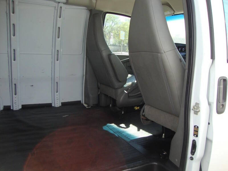 2023 Chevrolet Express 2500