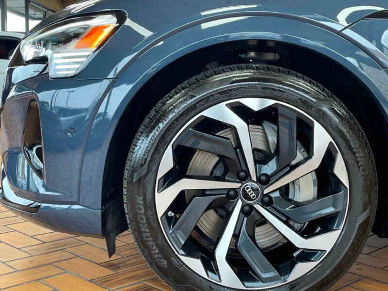 2024 Audi Q8 e-tron quattro Premium Plus