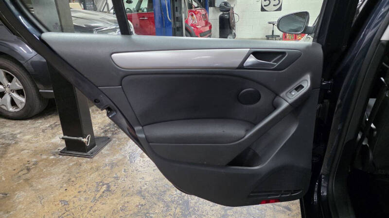 2013 Volkswagen Golf 2.5L PZEV