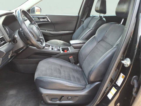 2023 Mitsubishi Outlander SE