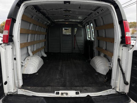 2017 GMC Savana 2500