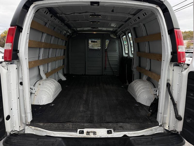 2017 GMC Savana 2500