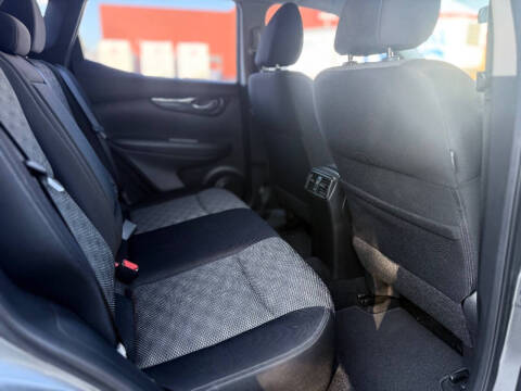 2017 Nissan Rogue Sport SV