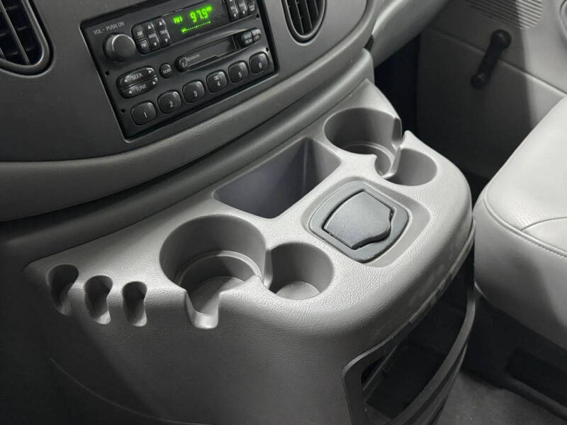 2003 Ford E-Series E-350 SD XL