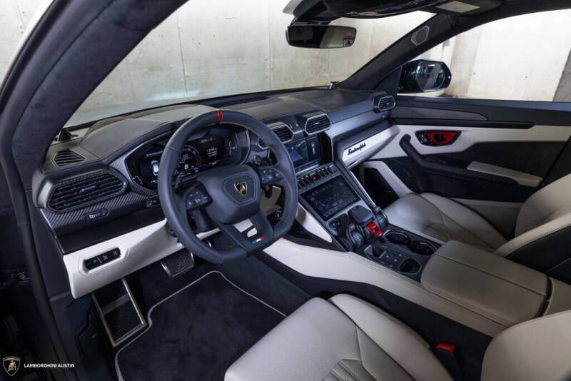 2024 Lamborghini Urus S