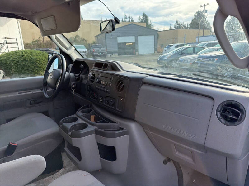 2012 Ford E-Series E-350 SD XLT