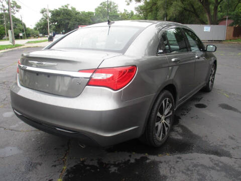 2013 Chrysler 200 Touring