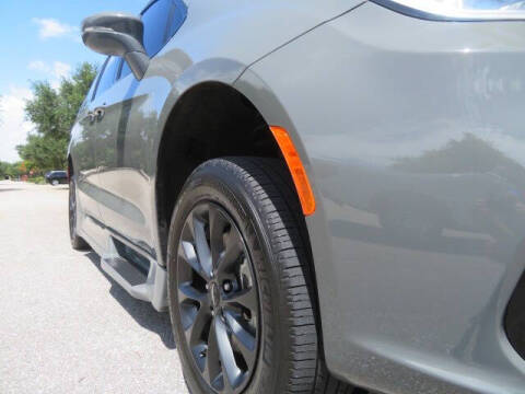 2021 Chrysler Pacifica Touring