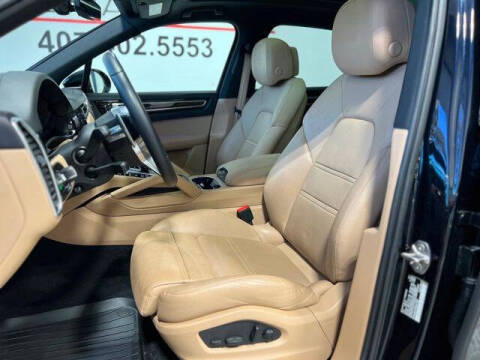 2023 Porsche Cayenne Platinum Edition