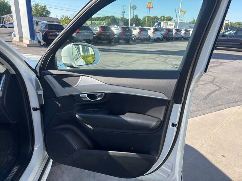 2023 Volvo XC90 B5 Core