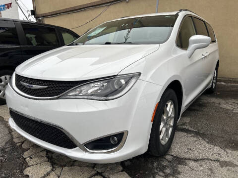 2020 Chrysler Pacifica Touring L