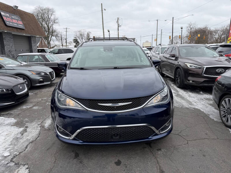 2017 Chrysler Pacifica Touring-L Plus