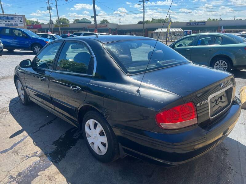 2004 Hyundai Sonata for sale at JORDAN AUTO SALES in Youngstown OH