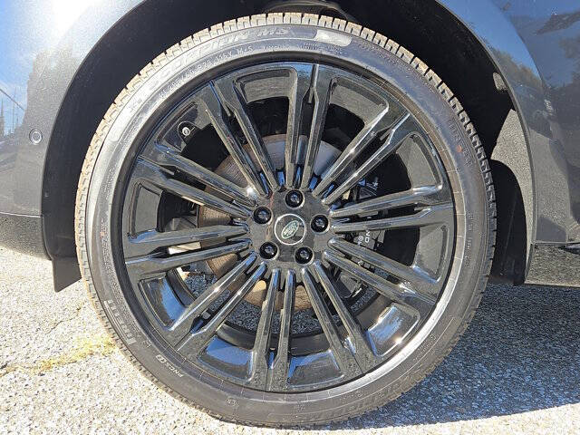 2025 Land Rover Range Rover P400 SE