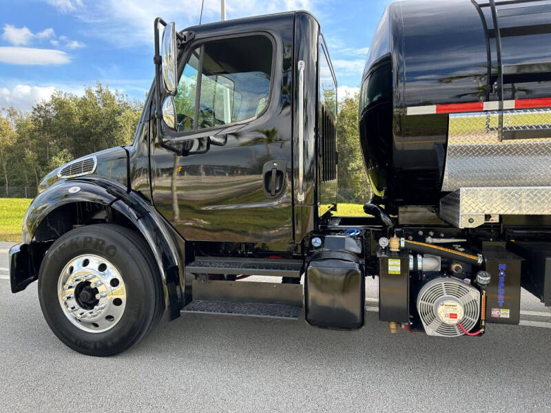 2015 Freightliner M2 106