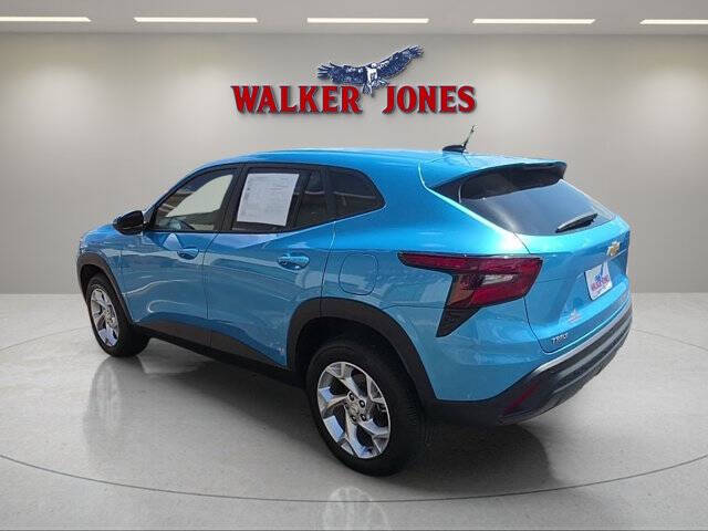2025 Chevrolet Trax LS