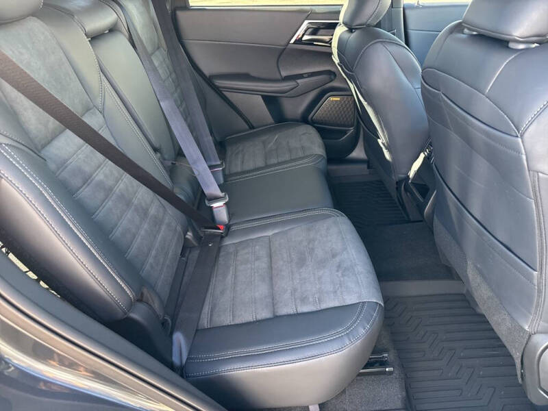 2026 Mitsubishi Outlander SE