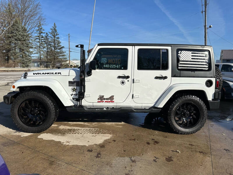 2016 Jeep Wrangler Unlimited Sahara photo 2