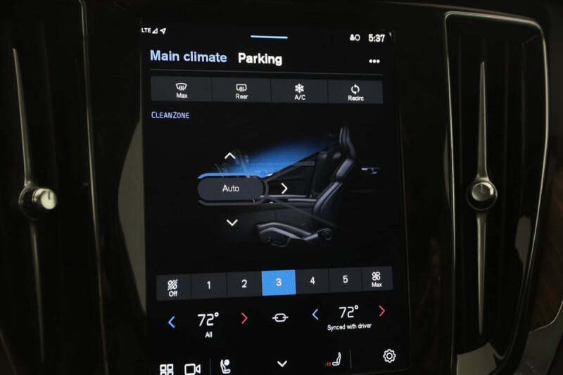 2024 Volvo V60 Cross Country B5 Plus